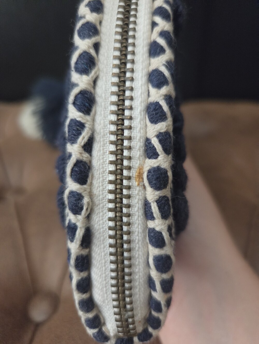Universal Thread Navy and Cream Half-Moon Shaped Clutch - Picture 4 of 7